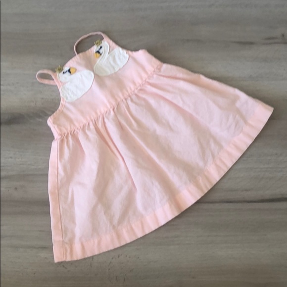 Pink swan dress - Picture 2 of 5